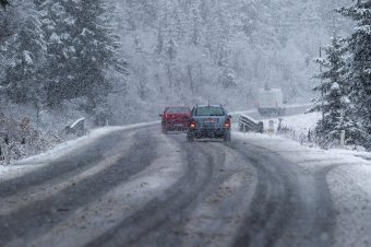 Havazásra és szélre figyelmeztetnek a meteorológusok, az időjárás már több településen áramkimaradást okozott