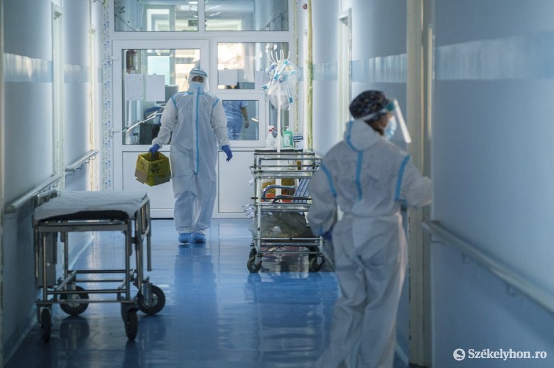 Újabb beteginvázióra készülnek a kórházak: bár enyhébb tüneteket okoz, veszélyes a gyorsan terjedő omikron