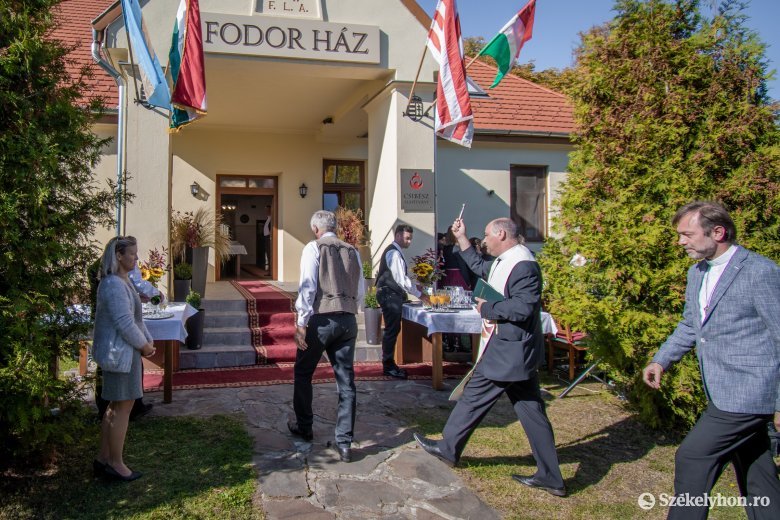  Átadták a magyar kormány támogatásával felújított csíksomlyói Fodor-házat