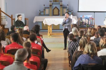 Emlékezés Márton Áronra – a püspök szerint az iskola igazi célja a jellem nevelése