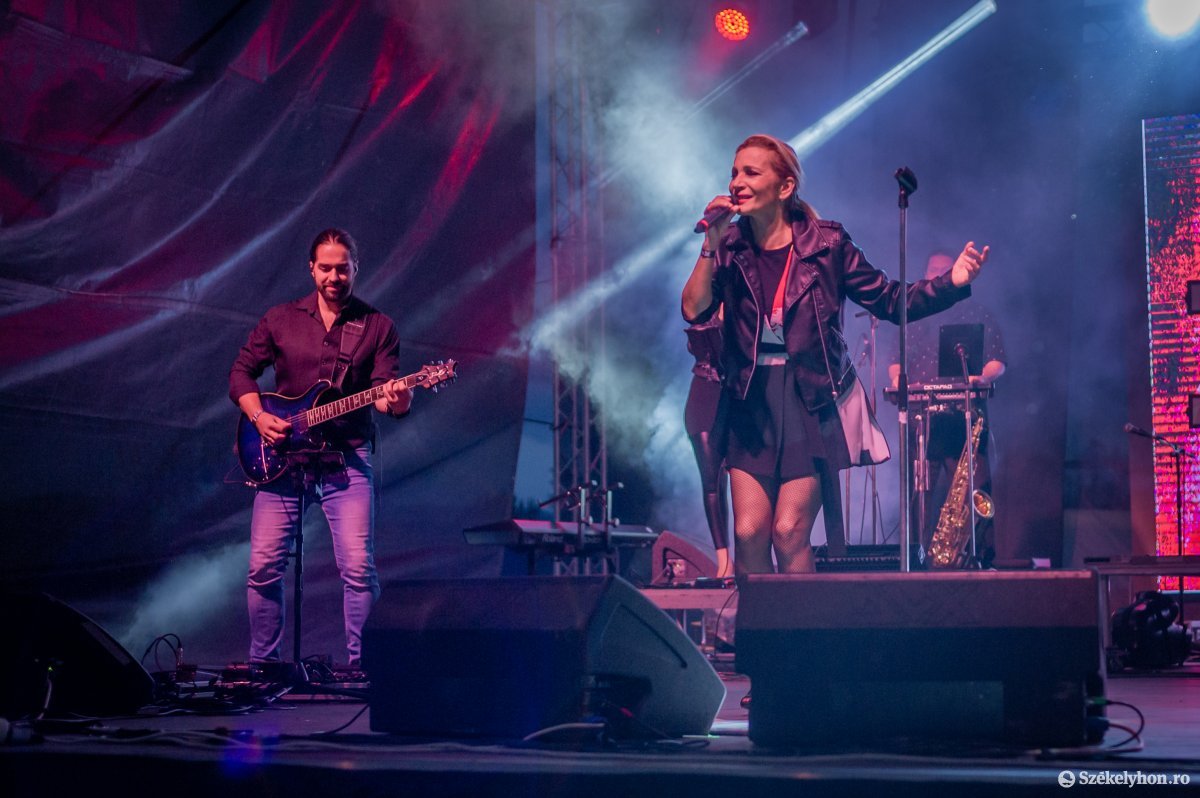 Nosztalgikus hangulatú koncerteken bulizhattak a rajongók Csíkszentsimonban