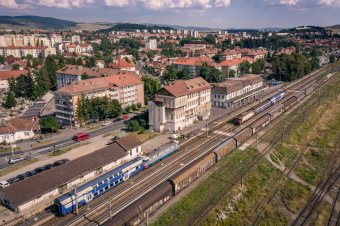 Egy hétig a vonatok nem szállítanak utasokat Csíkszentkirály és Madéfalva között