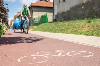 Zöldebb közlekedésre, bicikliutak, fiataloknak szánt lakások megépítésére pályázhatnak az önkormányzatok