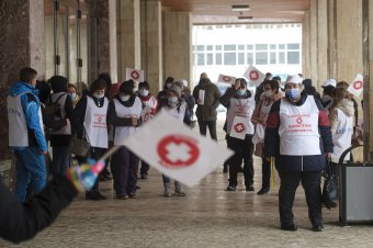 Tizenöt százalékos béremelést követelnek a tiltakozó akcióra készülő egészségügyi dolgozók