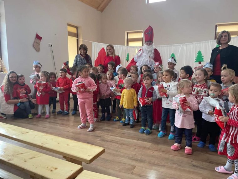 Vetélkedős Mikulás-nap a gyimesbükki magyar iskolában