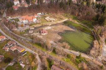 Kisajátítja és helyreállítja a Csukás-tavat a tusnádfürdői önkormányzat