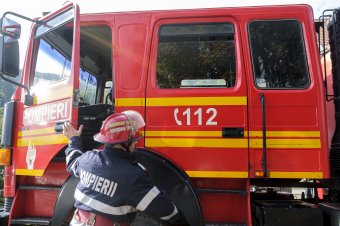 Kigyulladt egy személyvonat mozdonya a temesszlatinai állomáson
