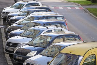 Évente 1,75 millió lej jövedelemre számítanak a fizetős parkolásból