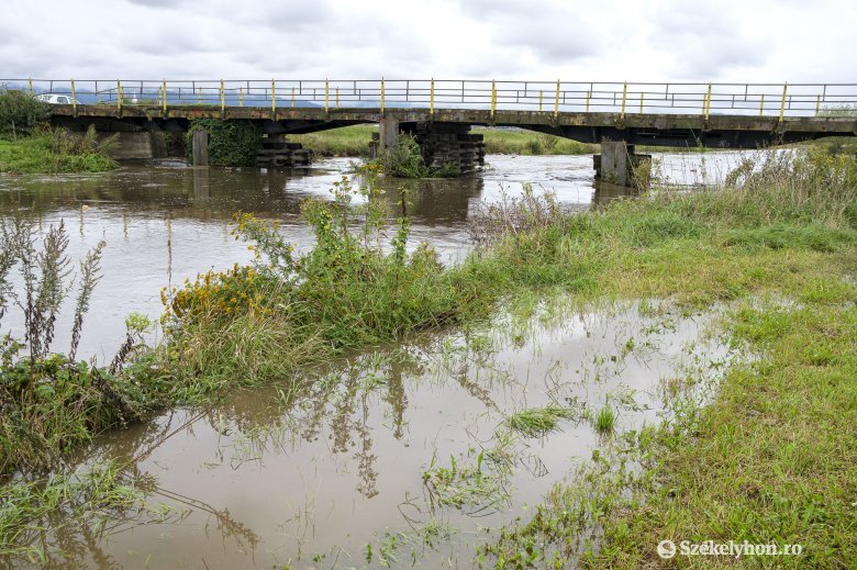 Több folyó erdélyi vízgyűjtő medencéjére is elsőfokú árvízkészültséget rendeltek el