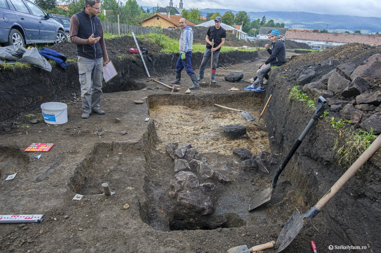 A Csíki-medence legnagyobb régészeti feltárása zajlik Csíksomlyón
