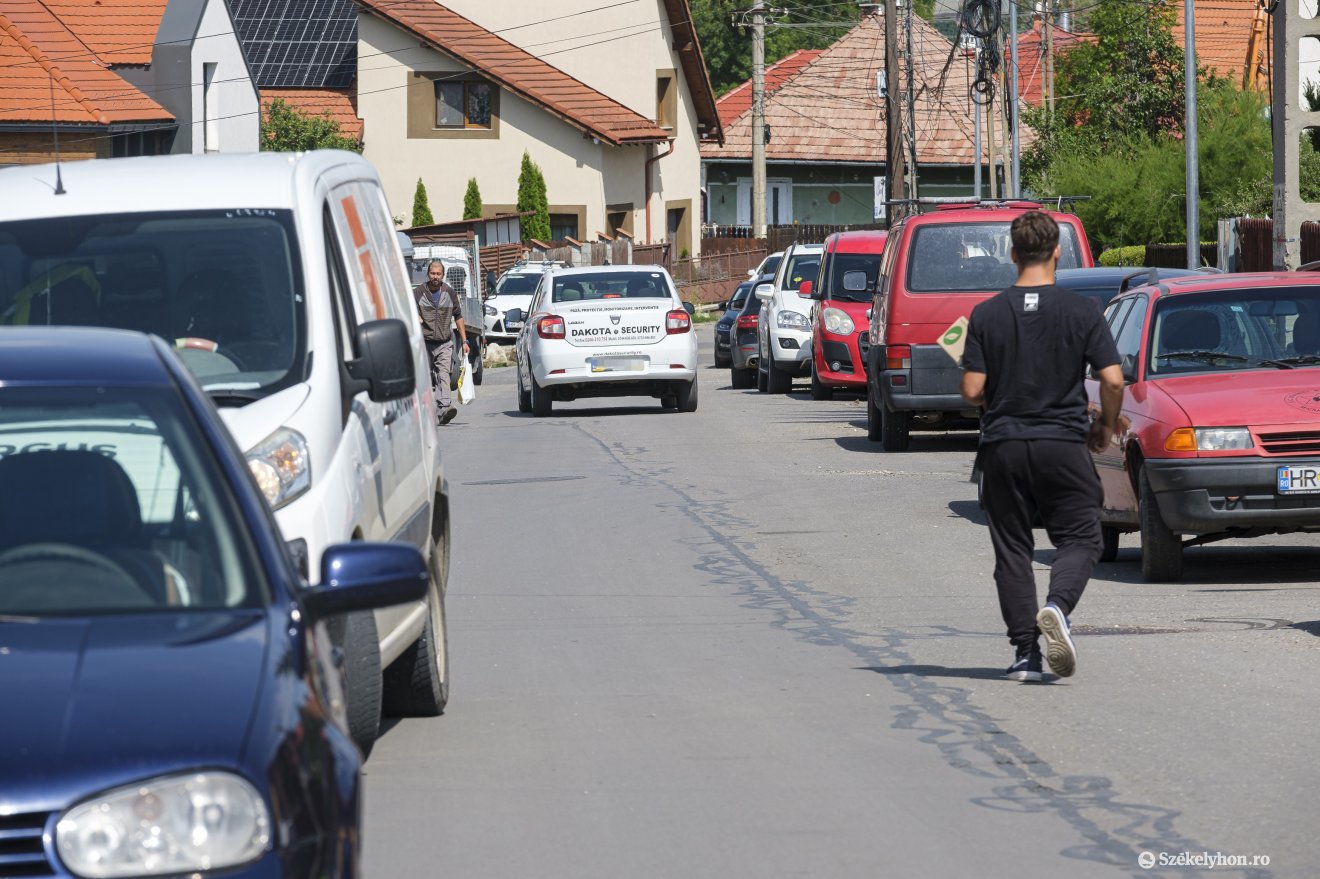 Ezentúl a járdáról is elszállíttathatja a szabálytalanul parkoló autókat a rendőrség