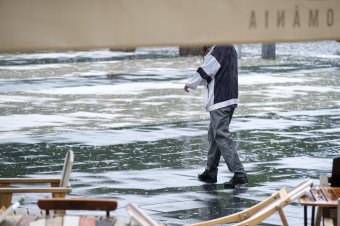 Újabb viharokra és heves esőzésekre figyelmeztetnek az időjósok Erdélyben
