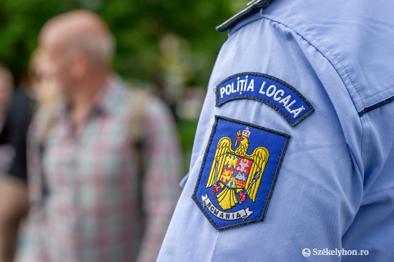 A helyi rendőrök is bekapcsolódtak a népszámlálásba