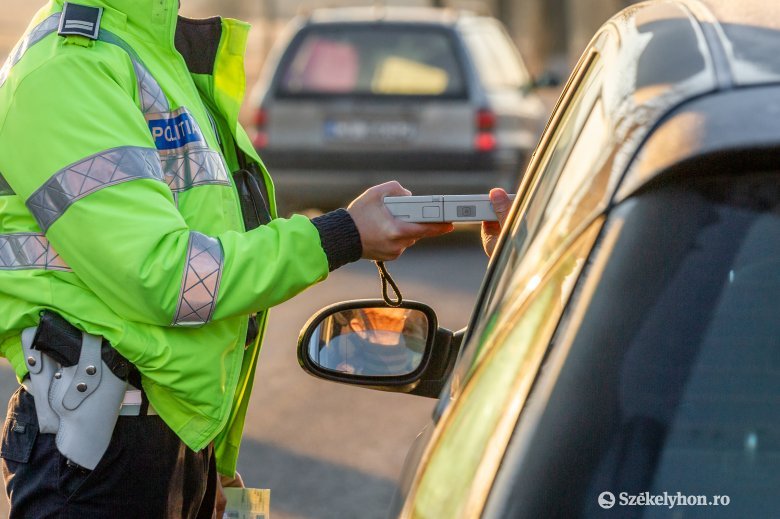 Ha a rendőrök kiállnak ellenőrizni: volt ittas, jogosítvány nélküli, és túl gyorsan vezető sofőr