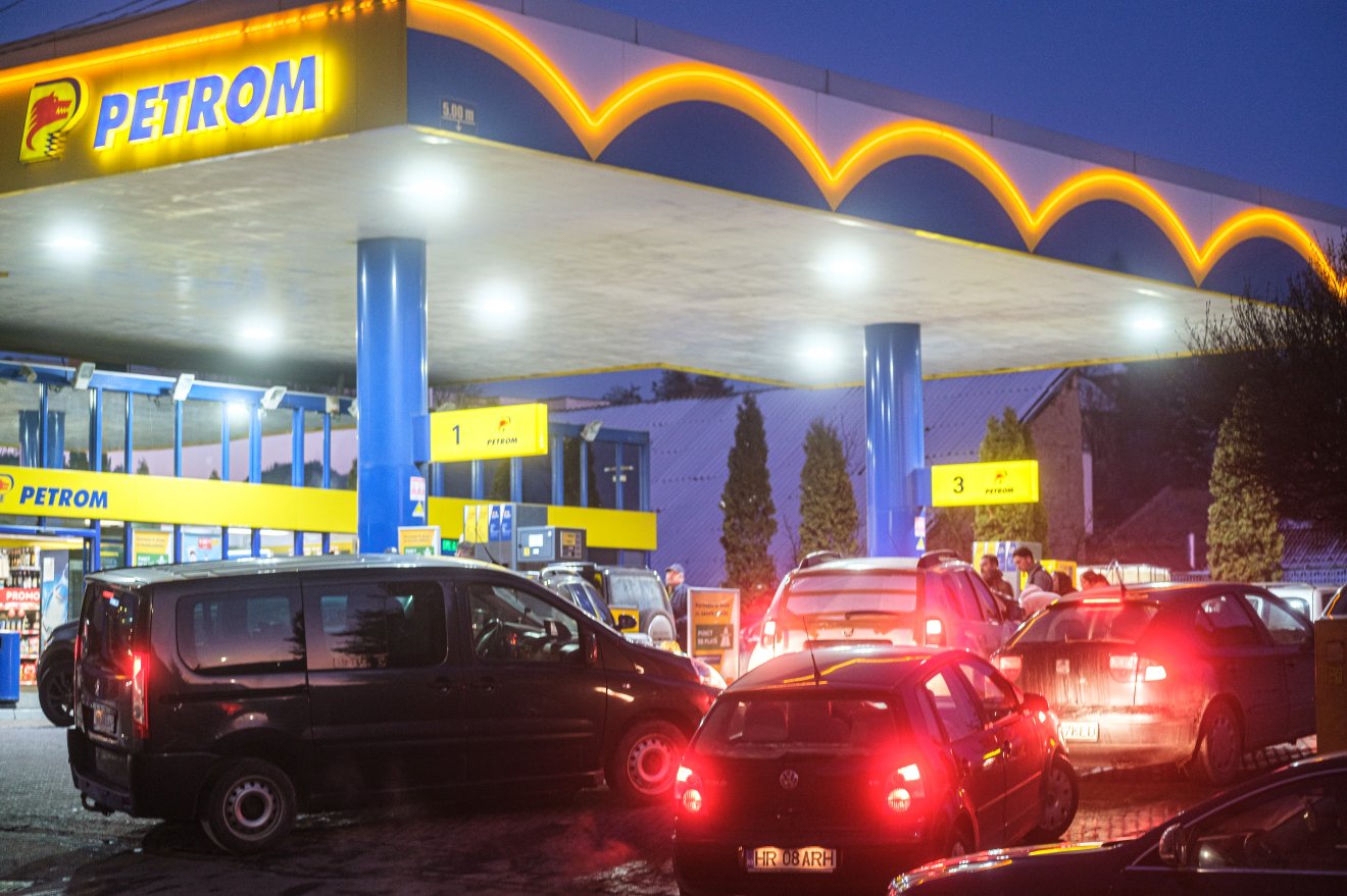 Kormányszóvivő: az üzemanyagok árának kompenzálása szeptember végéig folytatódik
