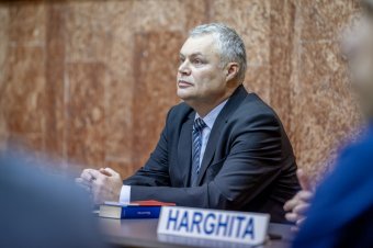 A román kormány hargitai magyar embere: Petres Sándor a Krónika Live-ban