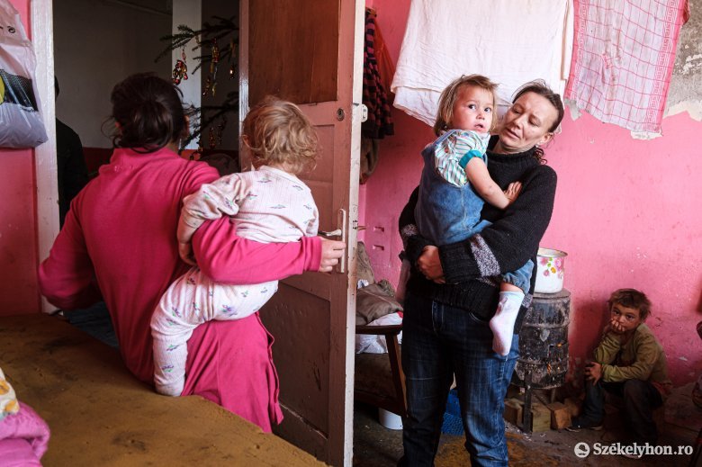  Elhagyott épületbe kényszerült egy népes csíkszeredai család