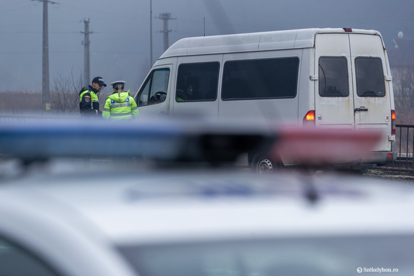 Öt járművet érintő baleset történt Krassó-Szörény megyében, egy személy meghalt, négyen megsérültek