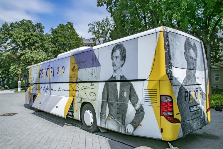 Petőfi 200 – mozgó múzeumbusz-kiállítás Csíkszeredában