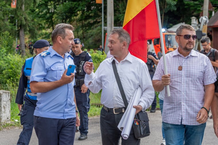 Mindenkit perelnének a Tusványosról kitiltott román ultranacionalisták, a rendőrség szerint indokolt volt a távoltartásuk
