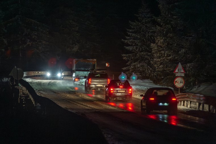A havazás két Hargita megyei útszakaszon is fennakadást okozott