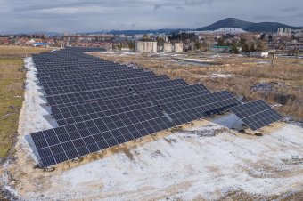 Elkészültek a napelemparkok, már csak be kell üzemelni