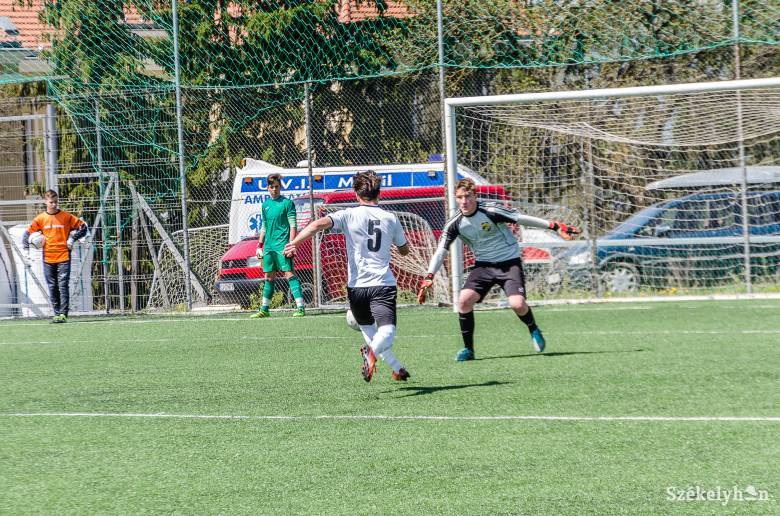 Megyék közötti ifjúsági futballmeccsek Csicsóban, Csíkszeredában és Marosvásárhelyen