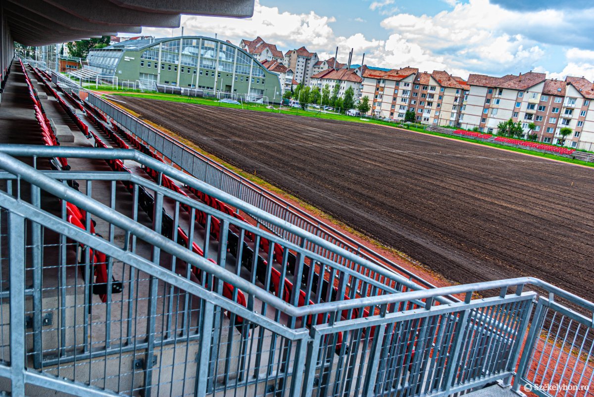 Elfogadták a Stadion utcai övezeti rendezési tervet: készülhet az új lelátó a csíkszeredai focipálya mellett