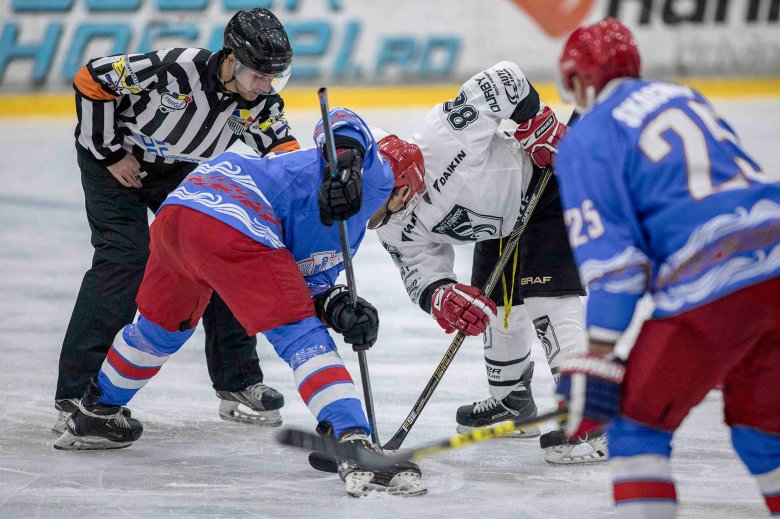 Felfüggesztették a román jégkorongbajnokságot