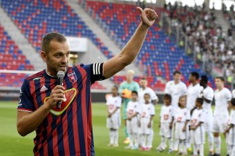 Magyar válogatott játékosok az évtized leggólerősebb védőinek listáján