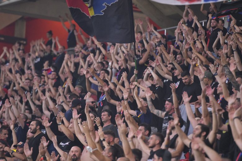 Pénzbírsággal megúszta a Steaua a szurkolói magyarellenességért