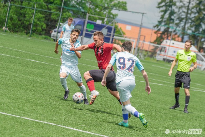 Otthon is megverte az FCSB-t, döntős az FK Csíkszereda ificsapata