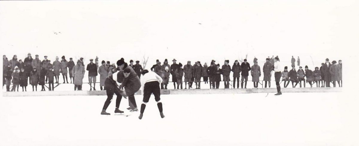 „Ilyent mi is tudunk csinálni!” – Kilencven éve játszották az első jégkorongmérkőzést Székelyföldön