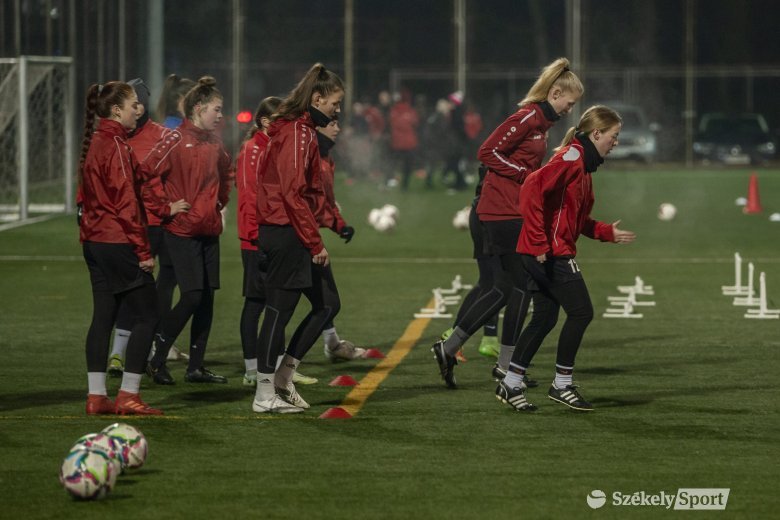 A címvédővel kezdi a rájátszást az FK Csíkszereda női futballcsapata