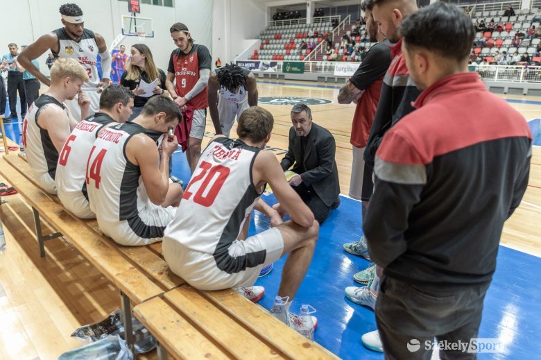 Súlyos vereséget szenvedett a csíki kosárlabdacsapat Galacon