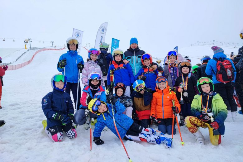 Még tart a hó, Szinaján versenyeztek a székely sízők