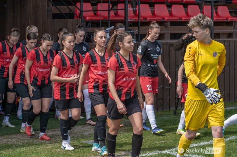Képernyőn a csíkszeredai női focicsapat hazai mérkőzése, bajnokot avathatnak a Szuperligában
