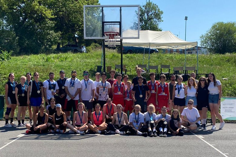 Tízcsapatos utcai kosárlabda-bajnokság zajlott Csíkszeredában