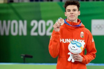 Magyarország gyorskorcsolyában, Románia bobszánkóban szerzett bronzérmet a téli ifjúsági olimpián