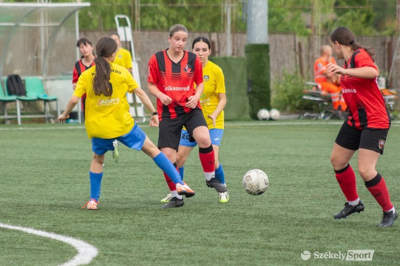 Bajnoki címért játszhat az FK Csíkszereda U17-es női focicsapata