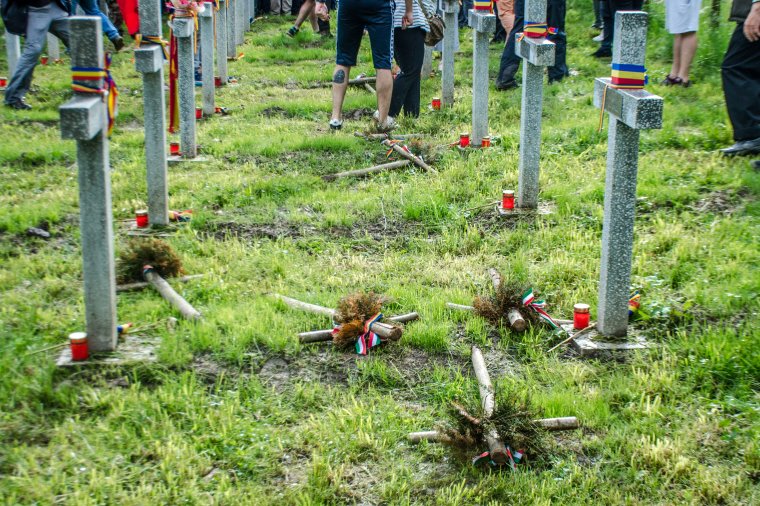 Ceaușescu parancsát teljesítik az úzvölgyi temető elrománosításával?