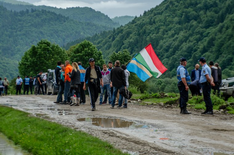 Tiltakozó jegyzéket adott át a magyar kormány