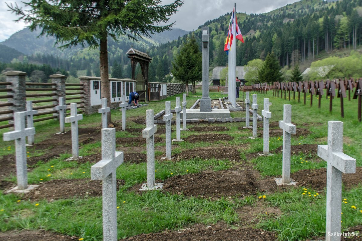 Videofelvétel bizonyítja, hogy már tavaly eltervezték a román emlékmű állítását az úzvölgyi temetőbe
