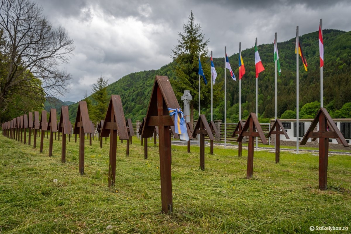 Ki kell adnia a Bákó megyei prefektusnak az úzvölgyi temetőre vonatkozó iratokat