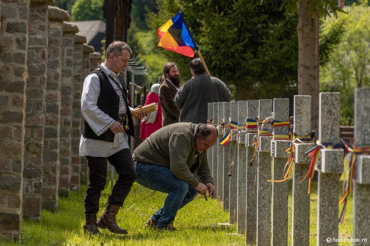 A román parcellának nincs létjogosultsága, a betonkereszteket és az emlékművet is el kell távolítani az úzvölgyi haditemetőből