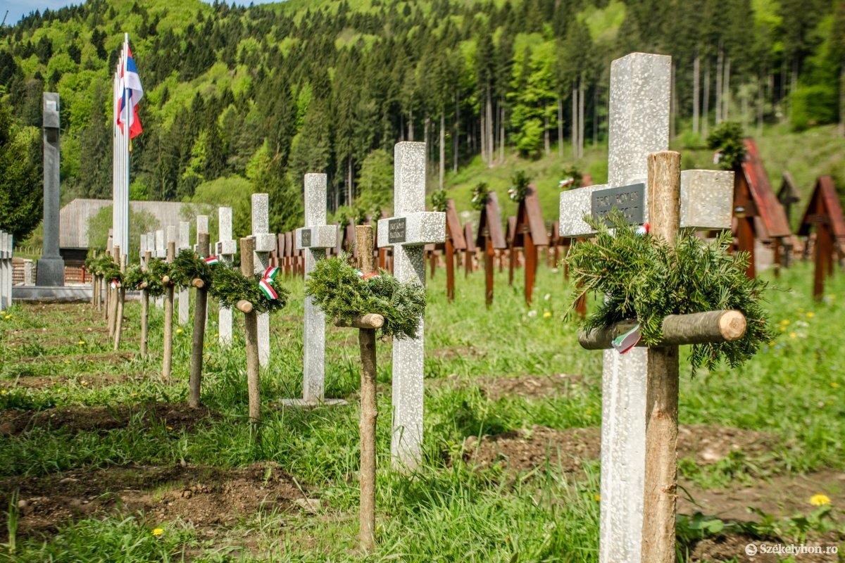 Közös imára hívnak – megemlékező rendezvény az úzvölgyi katonai temetőben