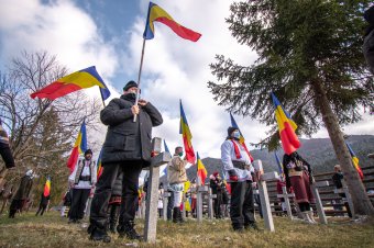 A „ledöntésre ítélt” úzvölgyi betonkeresztekhez mozgósítják a románokat