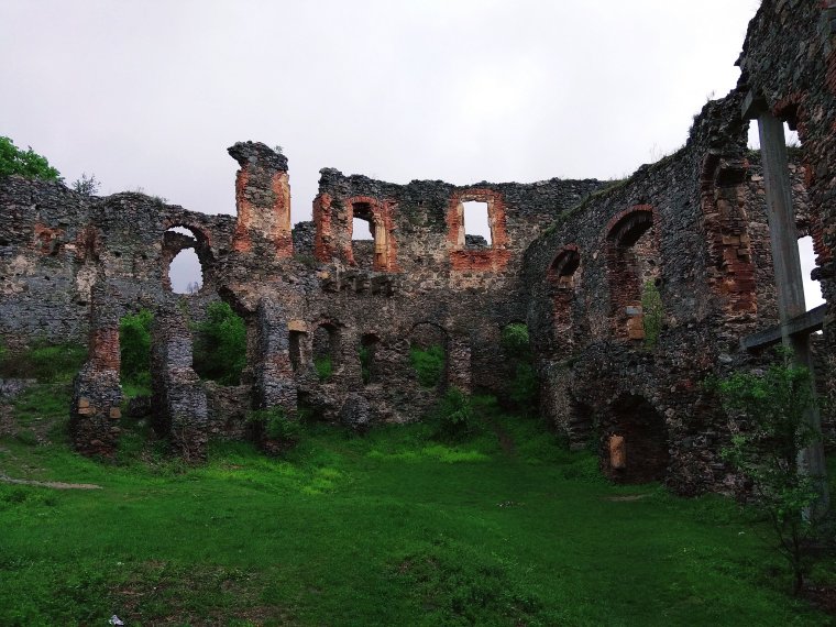 Solymos, a lepusztult királyi vár