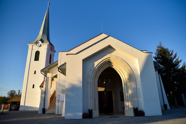 Erdély egyik legszebb új temploma Mezőpanitban – Kovács Tibor református lelkipásztor a közösségi hit erejéről