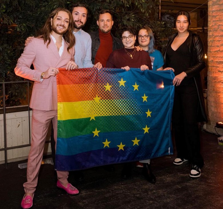 A Magyarországot támadó LMBTQ-aktivista – Riccardo Simonettiről kérdeztük az Európai Parlament sajtóreferensét